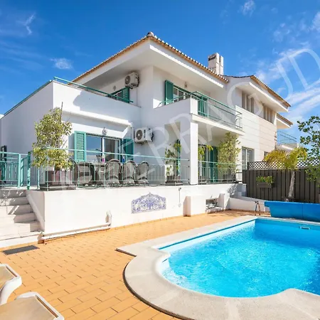 Ferragudo Villa *